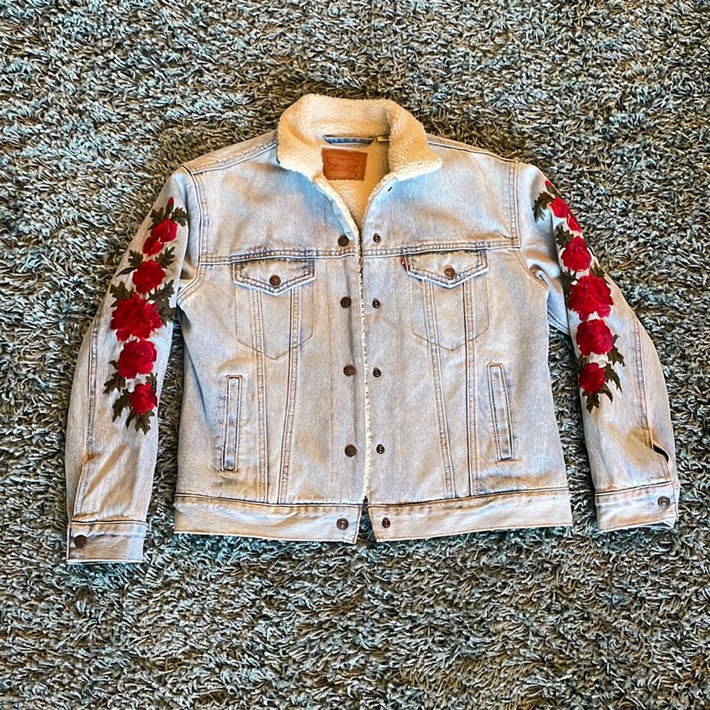 Levi’s rose embroidered Sherpa lined trucker jacket